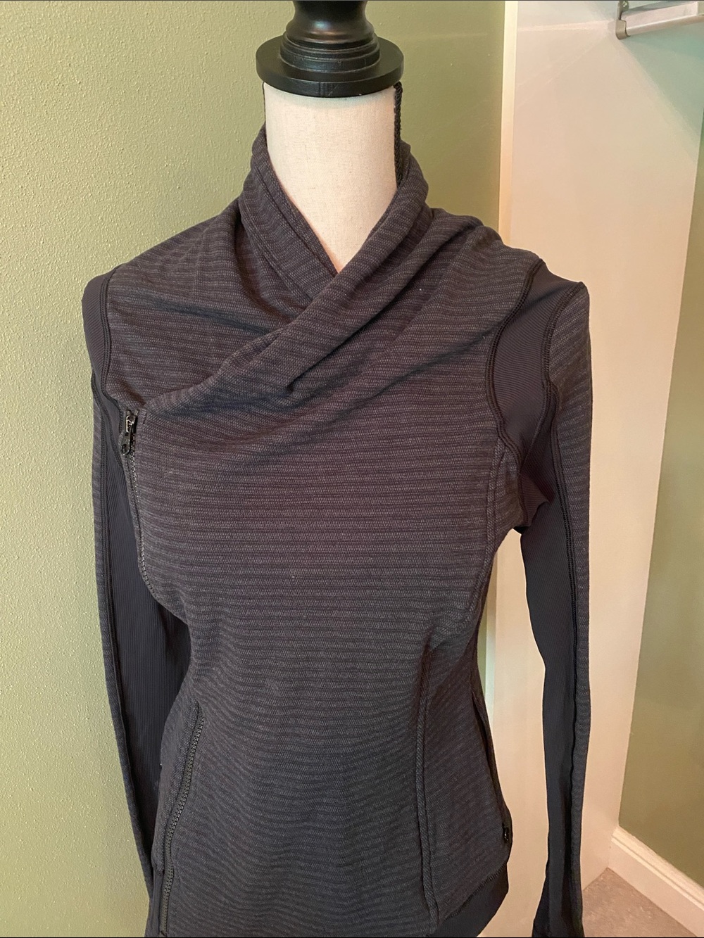 Beautiful Lululemon jacket